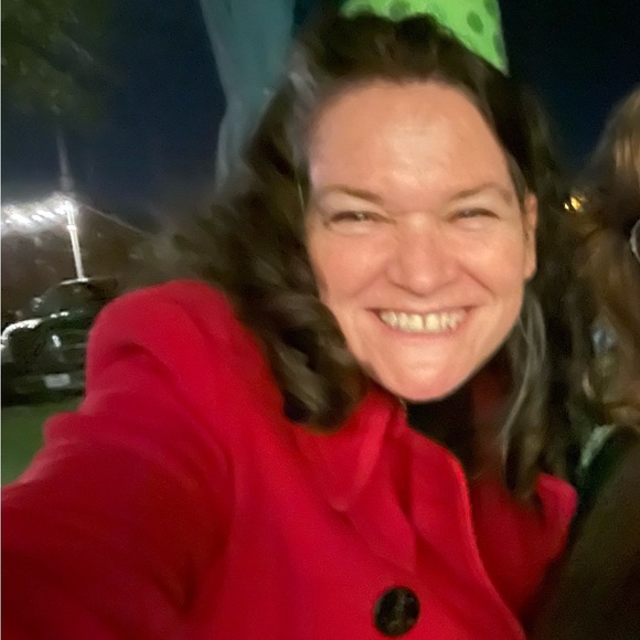 Meet your Posher, Kelly - Picture 2 of 2